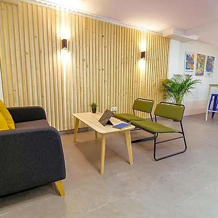 Koala Hostel *